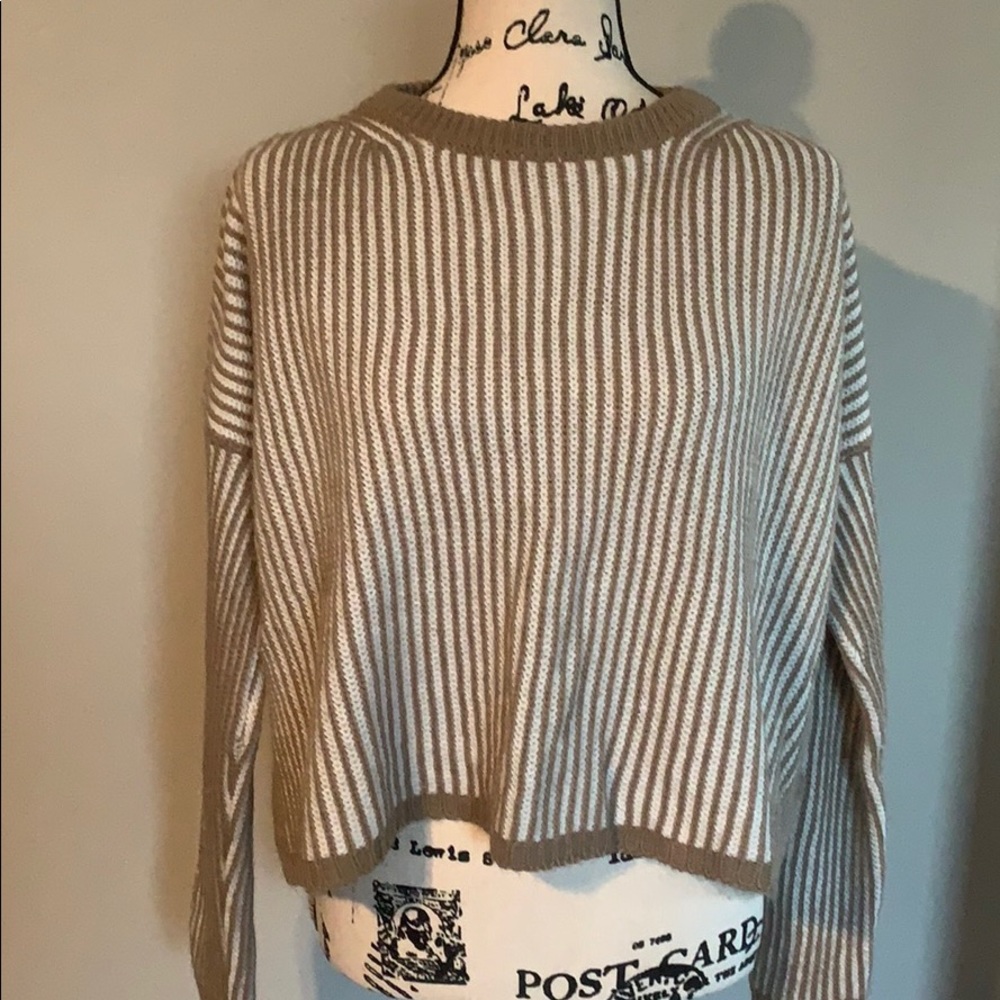 Oversized crop sweater